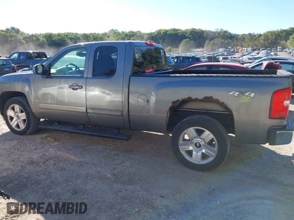 ✅ 2007 Chevrolet Silverado 1500 1LT • VIN: 1GCEK19057Z639585 • Lot: 43408173. Listed on IAAI with 134,431 mi. Free auction sales archive from the USA and detailed vehicle history report at DreamBid. Image 14.