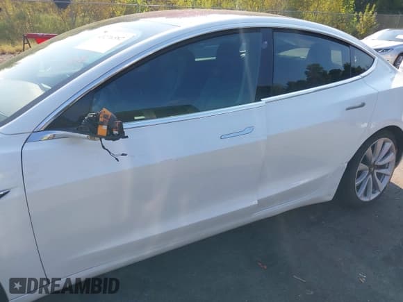 ✅ 2018 Tesla Model 3 Long Range Battery • VIN: 5YJ3E1EAXJF025089 • Lot: 43276582. Wystawiony na IAAI z przebiegiem Nie podano. Bezpłatny archiwum sprzedaży aukcyjnych z USA i szczegółowy raport historii pojazdu na DreamBid. Zdjęcie 6.