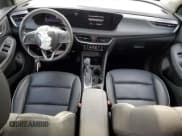 ✅ 2024 Buick Encore GX Avenir • VIN: KL4AMGSL7RB006690 • Лот: 65237795. Опубликован ранее на Copart с пробегом 17 650 миль. Бесплатный доступ к архиву аукционных продаж из США и подробный отчёт об истории автомобиля на DreamBid. Изображение 8.