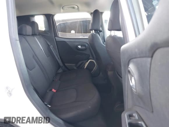 ✅ 2017 Jeep Renegade Latitude • VIN: ZACCJABB9HPG39918 • Lot: 43241769. Wystawiony na IAAI z przebiegiem 147 955 mil. Bezpłatny archiwum sprzedaży aukcyjnych z USA i szczegółowy raport historii pojazdu na DreamBid. Zdjęcie 8.