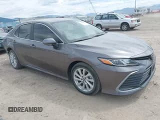 ✅ 2022 Toyota Camry LE • VIN: 4T1C11BK3NU052359 • Lot: 42024476. Wystawiony na IAAI z przebiegiem 37 688 mil. Bezpłatny archiwum sprzedaży aukcyjnych z USA i szczegółowy raport historii pojazdu na DreamBid. Zdjęcie 1.