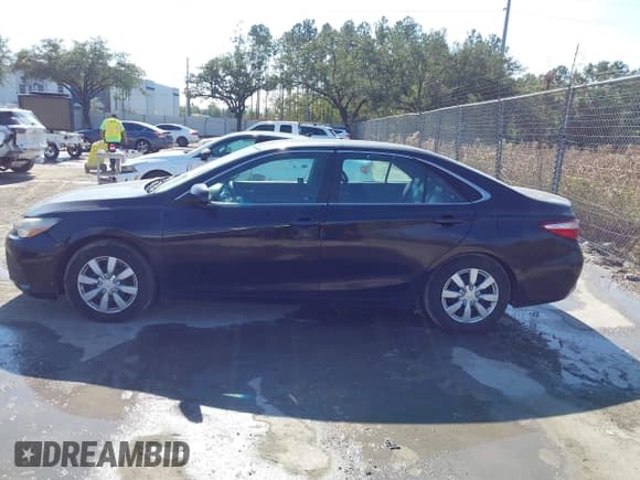 ✅ 2015 Toyota Camry XLE • VIN: 4T1BD1FK5FU141994 • Lot: 43767534. Wystawiony na IAAI z przebiegiem 102 942 mil. Bezpłatny archiwum sprzedaży aukcyjnych z USA i szczegółowy raport historii pojazdu na DreamBid. Zdjęcie 14.