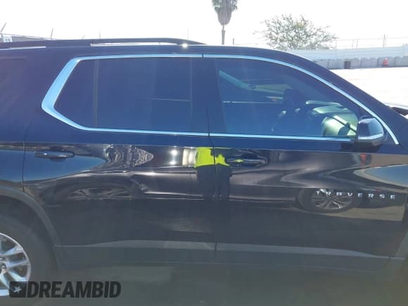 ✅ 2021 Chevrolet Traverse LT Cloth • VIN: 1GNERGKW6MJ167105 • Lot: 43798938. Listed on IAAI with 45,234 mi. Free auction sales archive from the USA and detailed vehicle history report at DreamBid. Image 14.