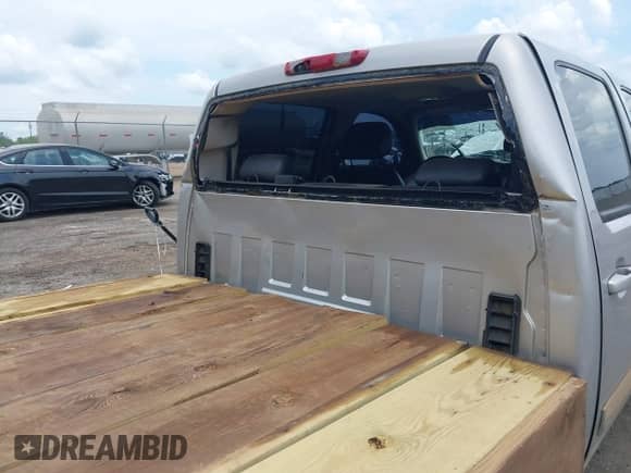 2007 Chevrolet Silverado 1500 1LT with VIN 2GCEK13M171638115, listed as a IAAI auction lot 42615225 with Not provided miles and . Bid and sale history available at DreamBid. Image 19.