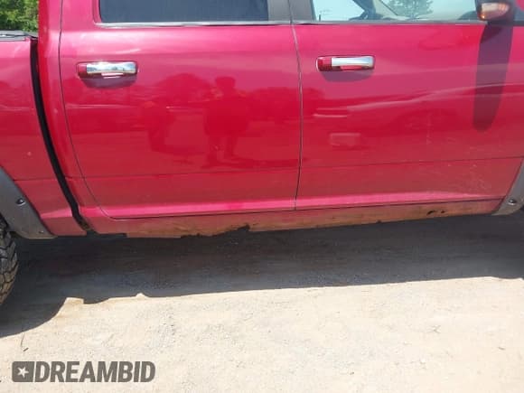 ✅ 2010 Dodge 1500 SLT • VIN: 1D7RV1CT4AS186481 • Lot: 41977635. Wystawiony na IAAI z przebiegiem 196 131 mil. Bezpłatny archiwum sprzedaży aukcyjnych z USA i szczegółowy raport historii pojazdu na DreamBid. Zdjęcie 6.