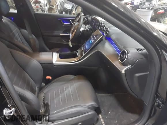✅ 2023 Mercedes-Benz C 300 • VIN: W1KAF4HB9PR143279 • Lot: 42394162. Wystawiony na IAAI z przebiegiem 19 388 mil. Bezpłatny archiwum sprzedaży aukcyjnych z USA i szczegółowy raport historii pojazdu na DreamBid. Zdjęcie 5.