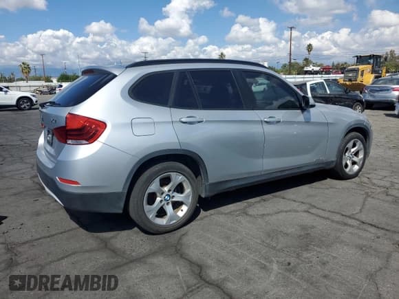 ✅ 2013 BMW X1 28i • VIN: WBAVM1C57DVW45810 • Лот: 85149805. Опубликован ранее на Copart с пробегом 149 231 миль. Бесплатный доступ к архиву аукционных продаж из США и подробный отчёт об истории автомобиля на DreamBid. Изображение 3.