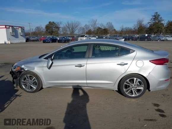 2017 Hyundai Elantra Limited z VIN KMHD84LF3HU269336, wystawiony jako IAAI lot #41684341 z przebiegiem 118 278 mil mil oraz . Historia ofert i sprzedaży dostępna na DreamBid. Obrazek 14.