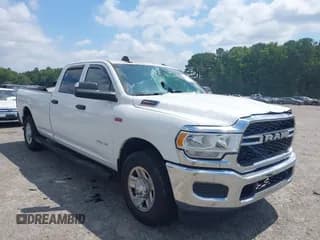 ✅ 2019 Ram 2500 Tradesman • VIN: 3C6UR4HJ6KG684442 • Lot: 42638649. Wystawiony na IAAI z przebiegiem 133 223 mil. Bezpłatny archiwum sprzedaży aukcyjnych z USA i szczegółowy raport historii pojazdu na DreamBid. Zdjęcie 1.