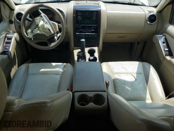 ✅ 2010 Ford Explorer Limited • VIN: 1FMEU7FE2AUA03672 • Lot: 68385915. Wystawiony na Copart z przebiegiem 192 142 mil. Bezpłatny archiwum sprzedaży aukcyjnych z USA i szczegółowy raport historii pojazdu na DreamBid. Zdjęcie 8.