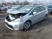✅ 2015 Toyota Prius Three • VIN: JTDKN3DU8F1948013 • Лот: 43647679. Опубликован ранее на IAAI с пробегом 112 195 миль. Бесплатный доступ к архиву аукционных продаж из США и подробный отчёт об истории автомобиля на DreamBid. Изображение 2.