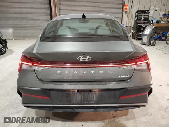 ✅ 2025 Hyundai Elantra Limited • VIN: KMHLP4DG0SU998469 • Lot: 92201545. Wystawiony na Copart z przebiegiem 14 123 mil. Bezpłatny archiwum sprzedaży aukcyjnych z USA i szczegółowy raport historii pojazdu na DreamBid. Zdjęcie 6.