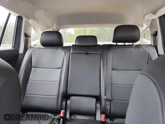 ✅ 2021 Volkswagen Tiguan SE • VIN: 3VV3B7AXXMM086983 • Lot: 85858825. Wystawiony na Copart z przebiegiem 57 277 mil. Bezpłatny archiwum sprzedaży aukcyjnych z USA i szczegółowy raport historii pojazdu na DreamBid. Zdjęcie 10.