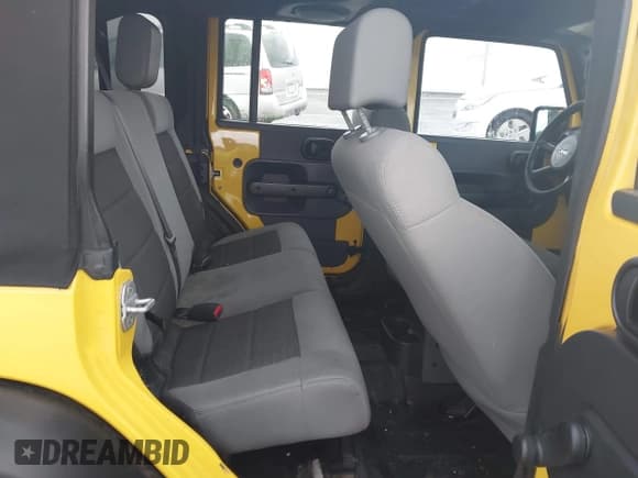 ✅ 2008 Jeep Wrangler Unlimited X • VIN: 1J4GA39188L645430 • Lot: 41931639. Wystawiony na IAAI z przebiegiem 172 837 mil. Bezpłatny archiwum sprzedaży aukcyjnych z USA i szczegółowy raport historii pojazdu na DreamBid. Zdjęcie 8.