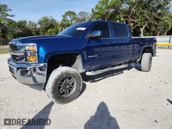 ✅ 2016 Chevrolet Silverado 2500HD LT • VIN: 1GC1KVE82GF264662 • Lot: 91906605. Wystawiony na Copart z przebiegiem 142 354 mil. Bezpłatny archiwum sprzedaży aukcyjnych z USA i szczegółowy raport historii pojazdu na DreamBid. Zdjęcie 1.