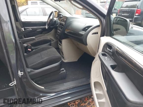 ✅ 2013 Dodge Grand Caravan SXT • VIN: 2C4RDGCG9DR749789 • Lot: 43600602. Wystawiony na IAAI z przebiegiem 112 009 mil. Bezpłatny archiwum sprzedaży aukcyjnych z USA i szczegółowy raport historii pojazdu na DreamBid. Zdjęcie 5.