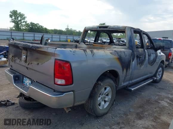 2021 Ram 1500 Tradesman z VIN 1C6RR6FG8MS525121, wystawiony jako IAAI lot #42886475 z przebiegiem Nie podano mil oraz . Historia ofert i sprzedaży dostępna na DreamBid. Obrazek 4.