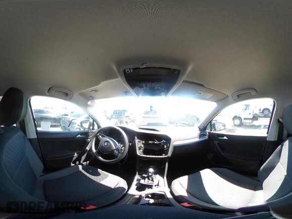 ✅ 2020 Volkswagen Tiguan S • VIN: 3VV1B7AXXLM033223 • Lot: 42906678. Wystawiony na IAAI z przebiegiem 36 927 mil. Bezpłatny archiwum sprzedaży aukcyjnych z USA i szczegółowy raport historii pojazdu na DreamBid. Zdjęcie 22.