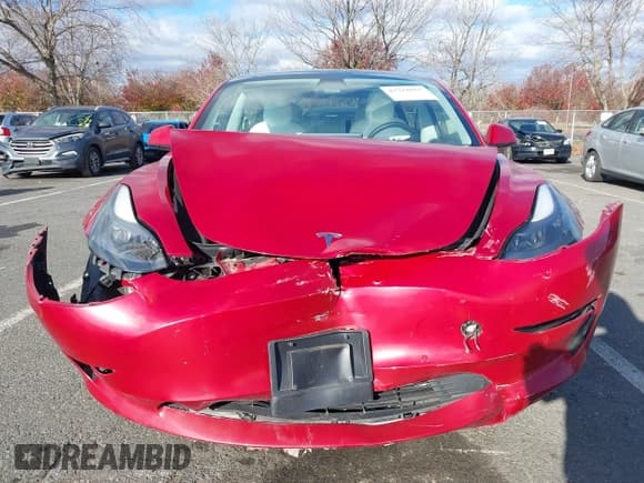 ✅ 2021 Tesla Model 3 Performance • VIN: 5YJ3E1EC0MF975578 • Lot: 43718657. Wystawiony na IAAI z przebiegiem 47 036 mil. Bezpłatny archiwum sprzedaży aukcyjnych z USA i szczegółowy raport historii pojazdu na DreamBid. Zdjęcie 6.