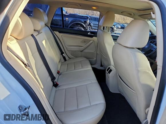 ✅ 2014 Volkswagen Jetta TDI w/Sunroof • VIN: 3VWPL7AJ4EM625749 • Lot: 93427965. Listed on Copart with 107,712 mi. Free auction sales archive from the USA and detailed vehicle history report at DreamBid. Image 10.