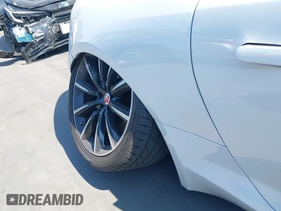 ✅ 2016 Jaguar F-Type • VIN: SAJWA6ATXG8K29429 • Лот: 41835975. Опубликован ранее на IAAI с пробегом 13 381 миль. Бесплатный доступ к архиву аукционных продаж из США и подробный отчёт об истории автомобиля на DreamBid. Изображение 18.