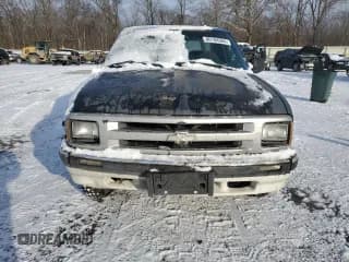✅ 1996 Chevrolet S-10 • VIN: 1GCCS14X8T8119246 • Лот: 86194564. Опубликован ранее на Copart с пробегом 148 211 миль. Бесплатный доступ к архиву аукционных продаж из США и подробный отчёт об истории автомобиля на DreamBid. Изображение 5.