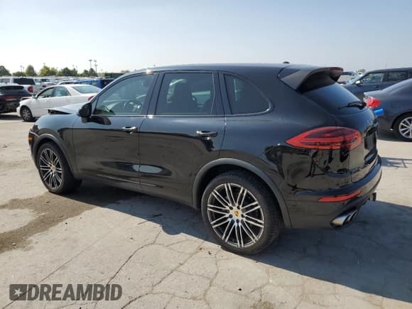 ✅ 2016 Porsche Cayenne S • VIN: WP1AB2A22GLA95100 • Lot: 71469495. Wystawiony na Copart z przebiegiem 146 677 mil. Bezpłatny archiwum sprzedaży aukcyjnych z USA i szczegółowy raport historii pojazdu na DreamBid. Zdjęcie 2.