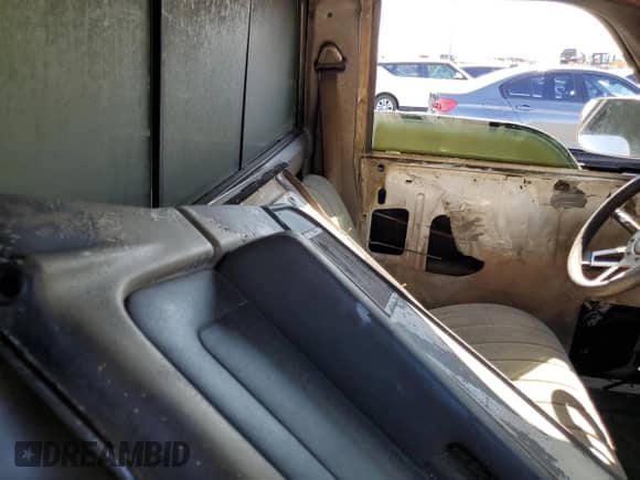 1987 Dodge Dakota z VIN 1B7GN14M2HS362897, wystawiony jako Copart lot #57639085 z przebiegiem Nie podano mil oraz Szkoda całkowita • Salvage title. Historia ofert i sprzedaży dostępna na DreamBid. Obrazek 10.