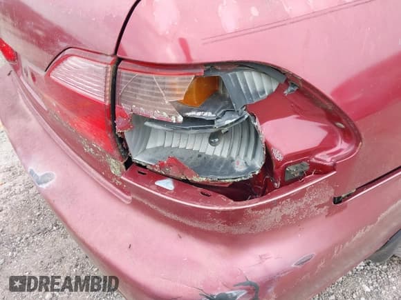 ✅ 2000 Honda Accord SE • VIN: JHMCG5679YC026129 • Lot: 42492502. Listed on IAAI with 204,619 mi. Free auction sales archive from the USA and detailed vehicle history report at DreamBid. Image 12.