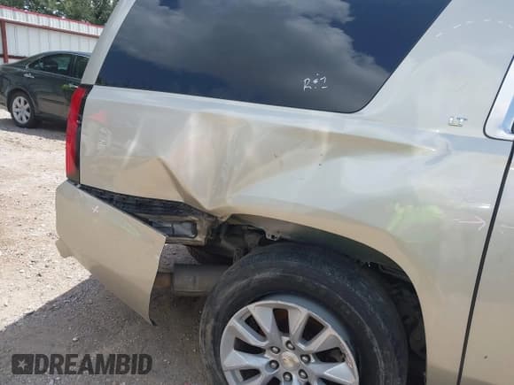 ✅ 2015 Chevrolet Suburban LT • VIN: 1GNSCJKC9FR153713 • Lot: 42436013. Wystawiony na IAAI z przebiegiem Nie podano. Bezpłatny archiwum sprzedaży aukcyjnych z USA i szczegółowy raport historii pojazdu na DreamBid. Zdjęcie 6.