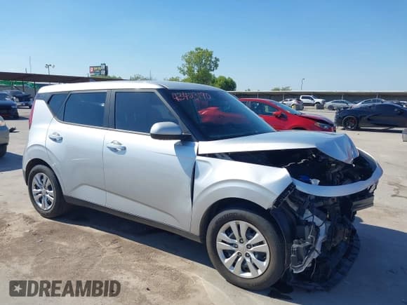 ✅ 2021 Kia Soul LX • VIN: KNDJ23AU8M7792414 • Lot: 43423190. Wystawiony na IAAI z przebiegiem 42 301 mil. Bezpłatny archiwum sprzedaży aukcyjnych z USA i szczegółowy raport historii pojazdu na DreamBid. Zdjęcie 1.