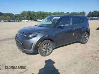 ✅ 2024 Kia Soul EX • VIN: KNDJ33AUXR7898688 • Lot: 84583315. Listed on Copart with 25,600 mi. Free auction sales archive from the USA and detailed vehicle history report at DreamBid. Image 1.