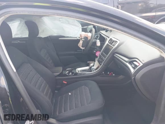 ✅ 2016 Ford Fusion SE • VIN: 3FA6P0H73GR285719 • Lot: 43076447. Wystawiony na IAAI z przebiegiem 132 875 mil. Bezpłatny archiwum sprzedaży aukcyjnych z USA i szczegółowy raport historii pojazdu na DreamBid. Zdjęcie 5.