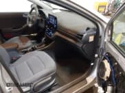 ✅ 2021 Hyundai Ioniq Blue • VIN: KMHC65LC0MU255739 • Lot: 41469705. Wystawiony na IAAI z przebiegiem 26 253 mil. Bezpłatny archiwum sprzedaży aukcyjnych z USA i szczegółowy raport historii pojazdu na DreamBid. Zdjęcie 5.