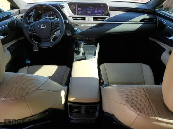 ✅ 2021 Lexus ES 350 Ultra Luxury • VIN: 58AFZ1B1XMU093382 • Lot: 91869625. Wystawiony na Copart z przebiegiem 26 029 mil. Bezpłatny archiwum sprzedaży aukcyjnych z USA i szczegółowy raport historii pojazdu na DreamBid. Zdjęcie 8.