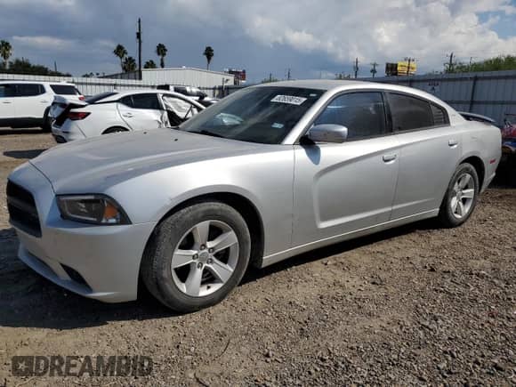 ✅ 2012 Dodge Charger SE • VIN: 2C3CDXBG6CH202916 • Lot: 82659015. Wystawiony na Copart z przebiegiem 236 826 mil. Bezpłatny archiwum sprzedaży aukcyjnych z USA i szczegółowy raport historii pojazdu na DreamBid. Zdjęcie 1.