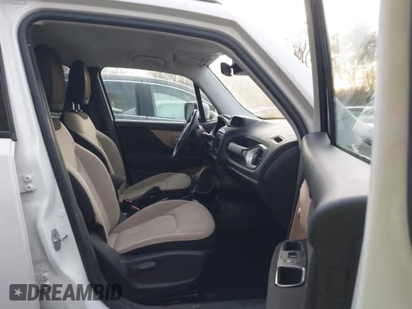 ✅ 2015 Jeep Renegade Latitude • VIN: ZACCJBBT9FPB63813 • Lot: 43671626. Wystawiony na IAAI z przebiegiem 161 029 mil. Bezpłatny archiwum sprzedaży aukcyjnych z USA i szczegółowy raport historii pojazdu na DreamBid. Zdjęcie 5.