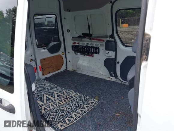 ✅ 2010 Ford Transit Connect XLT • VIN: NM0LS6BN5AT014797 • Lot: 42517888. Wystawiony na IAAI z przebiegiem 163 264 mil. Bezpłatny archiwum sprzedaży aukcyjnych z USA i szczegółowy raport historii pojazdu na DreamBid. Zdjęcie 8.