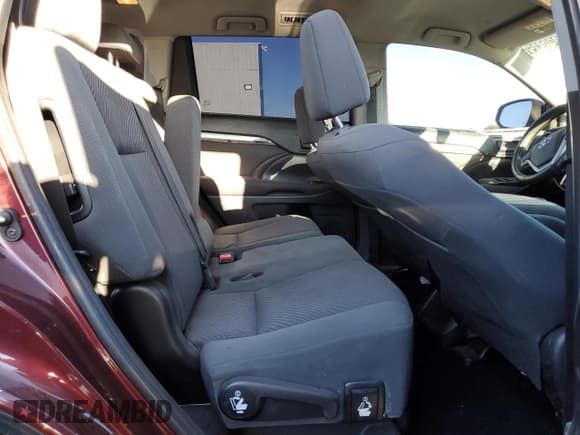 ✅ 2019 Toyota Highlander LE • VIN: 5TDZZRFH0KS329103 • Лот: 85098335. Опубликован ранее на Copart с пробегом 122 864 миль. Бесплатный доступ к архиву аукционных продаж из США и подробный отчёт об истории автомобиля на DreamBid. Изображение 10.