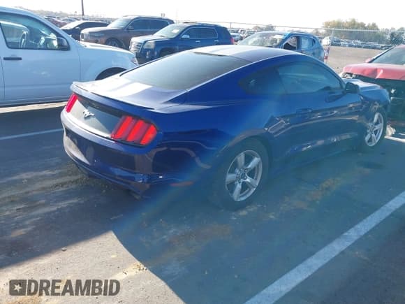 ✅ 2015 Ford Mustang EcoBoost • VIN: 1FA6P8THXF5402518 • Lot: 43643203. Wystawiony na IAAI z przebiegiem 178 114 mil. Bezpłatny archiwum sprzedaży aukcyjnych z USA i szczegółowy raport historii pojazdu na DreamBid. Zdjęcie 4.