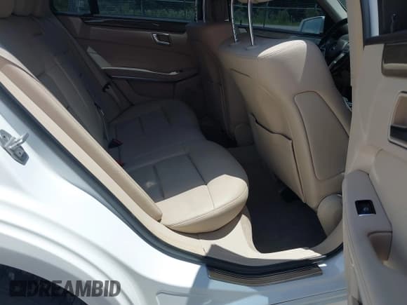 ✅ 2014 Mercedes-Benz E 350 Sport • VIN: WDDHF8JB9EB061378 • Лот: 42666365. Опубликован ранее на IAAI с пробегом 121 950 миль. Бесплатный доступ к архиву аукционных продаж из США и подробный отчёт об истории автомобиля на DreamBid. Изображение 8.