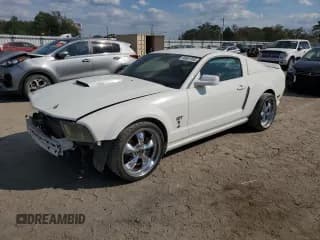 ✅ 2007 Ford Mustang GT Deluxe • VIN: 1ZVFT82H575243753 • Lot: 86881555. Listed on Copart with 142,191 mi. Free auction sales archive from the USA and detailed vehicle history report at DreamBid. Image 1.