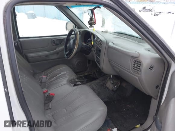 ✅ 2002 Chevrolet S-10 LS • VIN: 1GCCS145928212306 • Лот: 41505278. Опубликован ранее на IAAI с пробегом 127 441 миль. Бесплатный доступ к архиву аукционных продаж из США и подробный отчёт об истории автомобиля на DreamBid. Изображение 5.