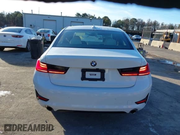 ✅ 2022 BMW 3 Series 330i xDrive • VIN: 3MW5R7J00N8C65787 • Lot: 43790437. Listed on IAAI with 21,124 mi. Free auction sales archive from the USA and detailed vehicle history report at DreamBid. Image 16.