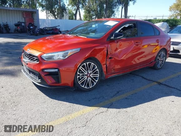 ✅ 2020 Kia Forte GT • VIN: 3KPF44AC8LE147998 • Lot: 43583047. Wystawiony na IAAI z przebiegiem 77 638 mil. Bezpłatny archiwum sprzedaży aukcyjnych z USA i szczegółowy raport historii pojazdu na DreamBid. Zdjęcie 17.