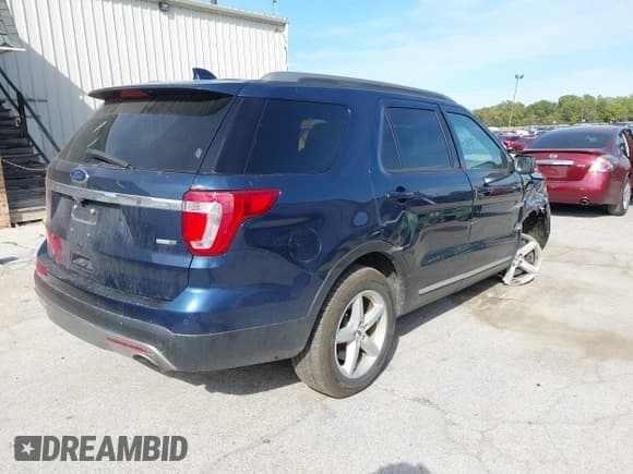 ✅ 2017 Ford Explorer XLT • VIN: 1FM5K8DH3HGA14021 • Lot: 43180468. Wystawiony na IAAI z przebiegiem 161 443 mil. Bezpłatny archiwum sprzedaży aukcyjnych z USA i szczegółowy raport historii pojazdu na DreamBid. Zdjęcie 4.