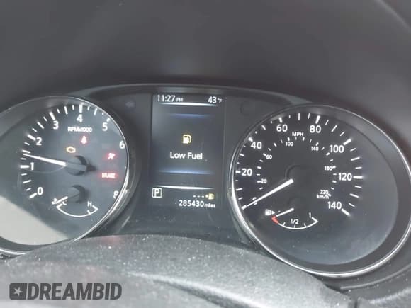 ✅ 2017 Nissan Rogue SV • VIN: KNMAT2MV5HP565781 • Lot: 43785339. Wystawiony na IAAI z przebiegiem 285 430 mil. Bezpłatny archiwum sprzedaży aukcyjnych z USA i szczegółowy raport historii pojazdu na DreamBid. Zdjęcie 7.