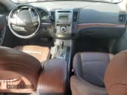 ✅ 2008 Hyundai Veracruz GLS • VIN: KM8NU73C28U045725 • Лот: 70575545. Опубликован ранее на Copart с пробегом 111 052 миль. Бесплатный доступ к архиву аукционных продаж из США и подробный отчёт об истории автомобиля на DreamBid. Изображение 8.