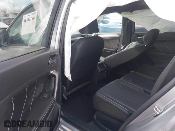 ✅ 2023 Volkswagen Tiguan SE R-Line Black • VIN: 3VV8B7AX3PM106873 • Лот: 41402146. Опубликован ранее на IAAI с пробегом 26 701 миль. Бесплатный доступ к архиву аукционных продаж из США и подробный отчёт об истории автомобиля на DreamBid. Изображение 8.