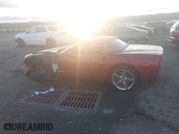 ✅ 2008 Chevrolet Corvette • VIN: 1G1YY36W985120265 • Lot: 43638631. Wystawiony na IAAI z przebiegiem 114 357 mil. Bezpłatny archiwum sprzedaży aukcyjnych z USA i szczegółowy raport historii pojazdu na DreamBid. Zdjęcie 14.